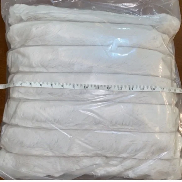 PUFFER FAUX FUR PILLOW - Picture 5 of 8